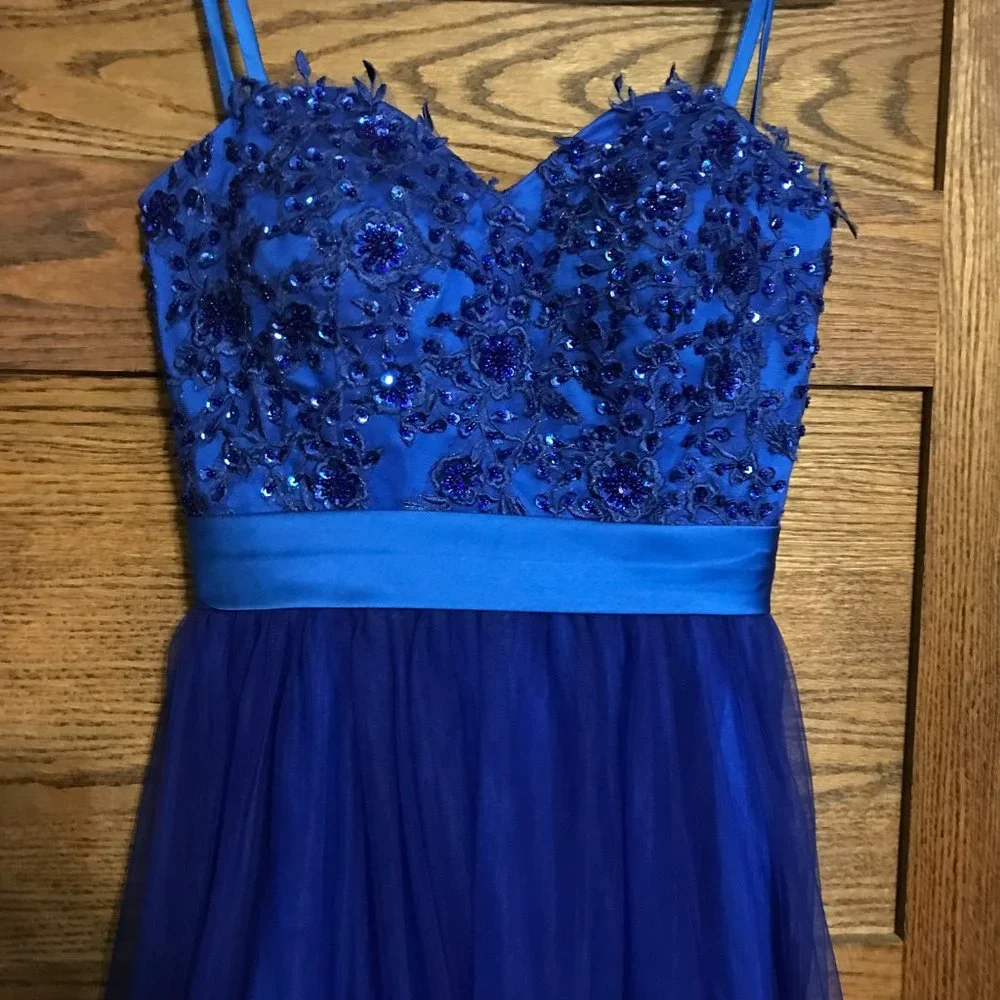 Prom dress for sale - never worn - Picture 2 of 2